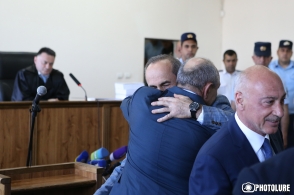 Бако Саакян и Аркадий Гукасян выступили в суде с личными поручениями для замены меры пресечения для Роберта Кочаряна (видео)